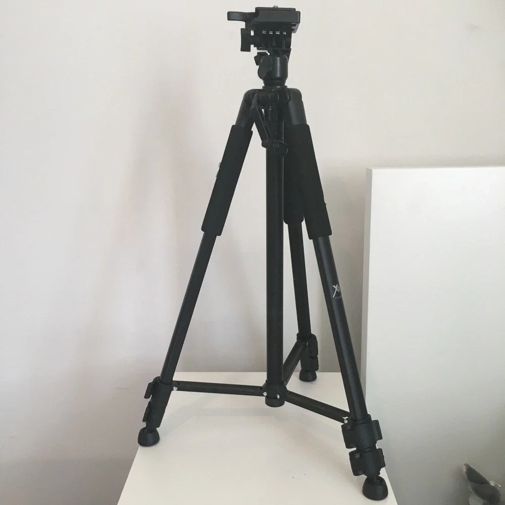 Xit XT60TRB 60-Inch Pro Series Full Size Camera/Video Tripod Missing 1 Screw‎